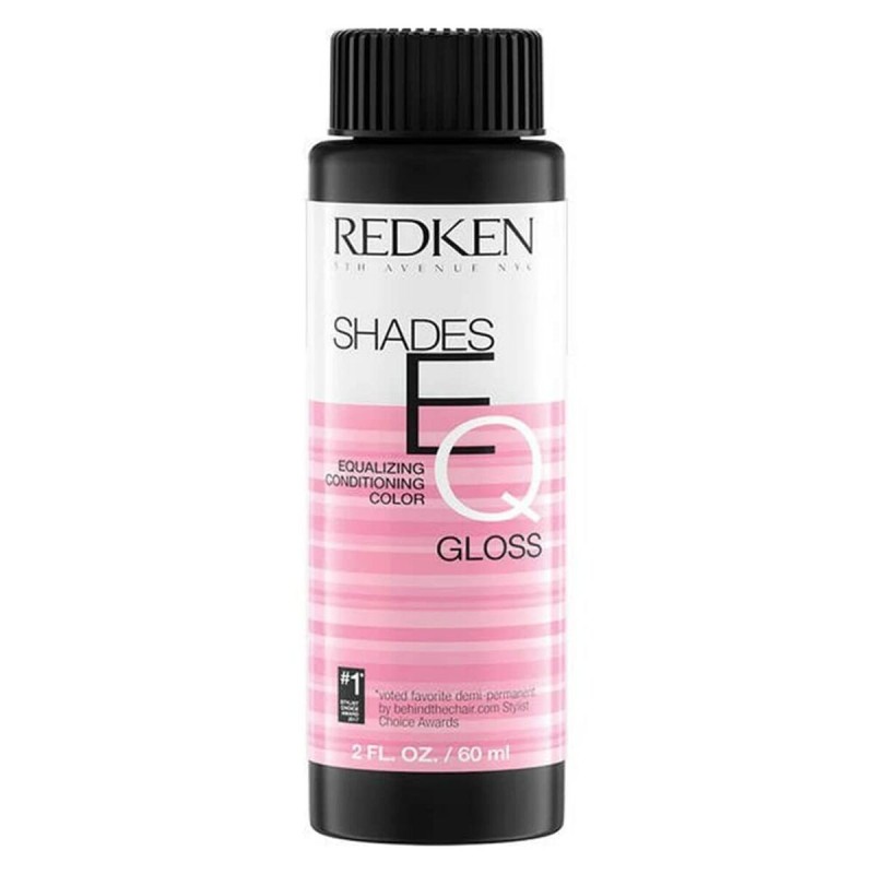 Coloration Semi-permanente Redken Shades EQ 08NA volcanic (3 x 60 ml) - Acheter à 33,24 € seulement chez Collector's Boutique